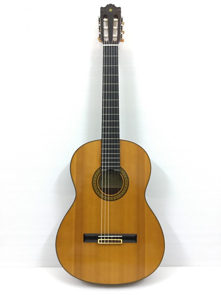 guitar yamaha C-150 giá tốt