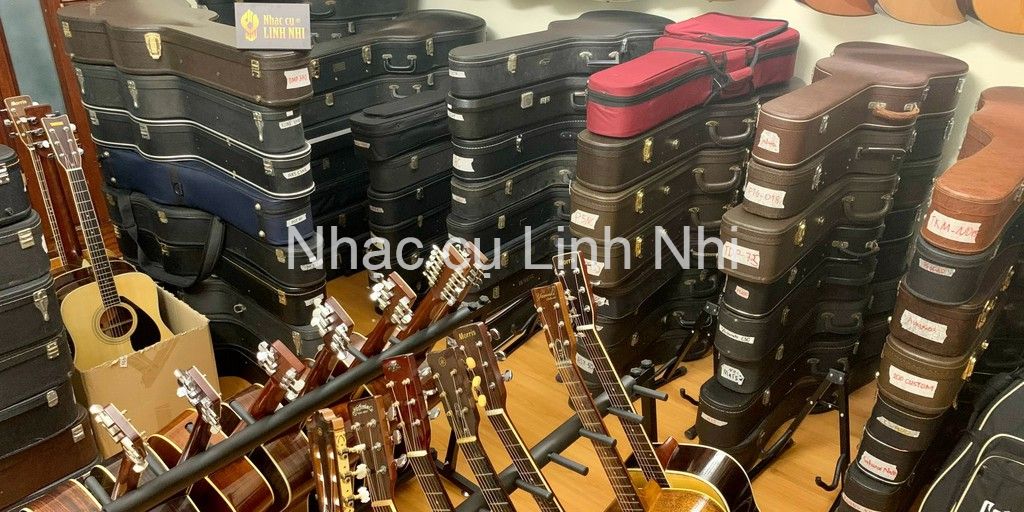Guitar Nhật cũ Linh Nhi