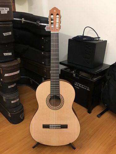 Guitar Yamaha C40M giá tốt